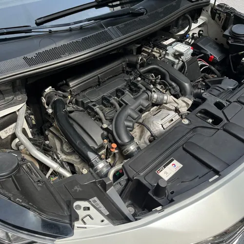 Peugeot 5008 ALLURE TP 1.6CC T 2021