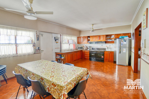 Casa En Venta En Martinez 5 Amb Con Cochera