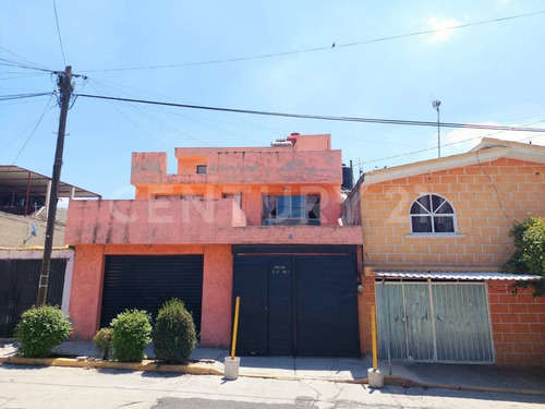 Imagen 1 de 19 de Casa En Venta De 3 Niveles Con Roof Garden, Cerca De Monte Maria