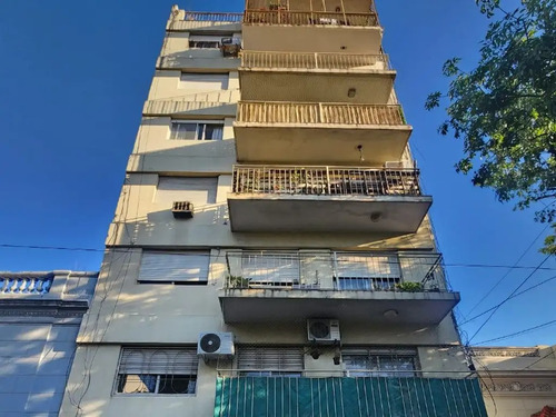 2 Amb Lateral A La Calle Con Balcon - Super Luminos - Muy Buen Estado