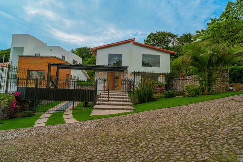 Moderna Residencia Nueva En Rancho San Diego, Ixtapan De La Sal - Pueblo Mágico