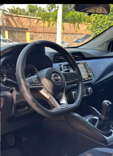 Nissan Versa 1.6 Advance Mt