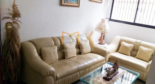 Imagen 4 de 10 de Mk Vende Bella Y Espectacular Quinta Con Un Área De Construcción De 485mts2 / 04128517764
