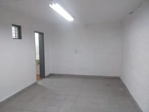 Local En Arriendo En Perpetuo Socorro, Medellín
