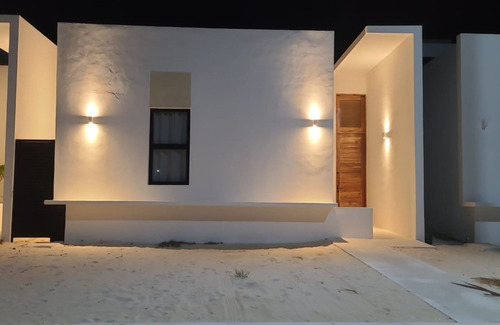 Casa Con Alberca, Rooftop A Pasos De La Playa En Venta, Chelem, Cerca De Progreso