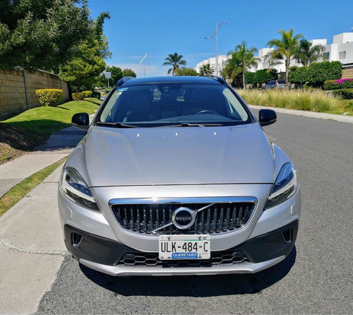 Imagen 4 de 14 de Volvo V40 2017 2.0 Inspirion Awd T5 Cross Country At