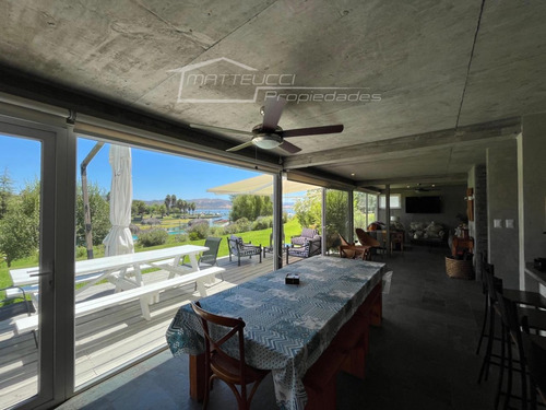 Maravillosa Casa A Orilla De Lago