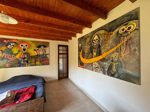 Casa En Venta - 8 Dormitorios 4 Baños - La Lonja