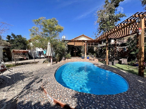 Los Andes - Vende Casa 4d 3b 2e Piscina