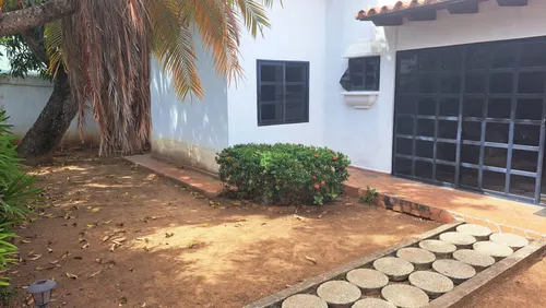 Casa Urb. Costa Azul Qc