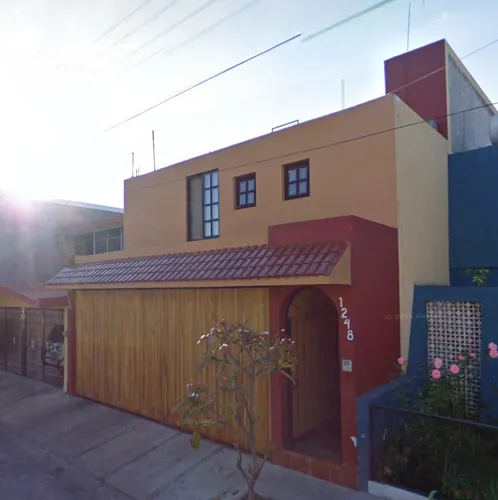 Casa En Venta De Dos Niveles Ubicada La Nueva Luneta, Zamora Michoacan