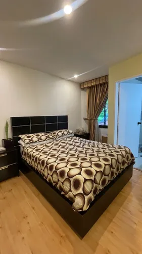 Casa En El Cafetal (5h/7b/4pe)