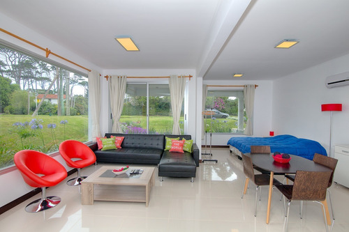 Imagen 2 de 15 de Apartamento En Edificio Nuevo Solo 12 Unidades Paradas Playa Mansa Temporada Y Anual - Loft De Diseño Muy Amplio - 56 M2