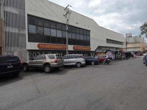 #*25-18137 Este Edificio De Cinco Niveles, Ubicado En El Centro Histórico Y Comercial De La Ciudad, Está Disponible En Alquiler, Barquisimeto, Lara. Adelaida Armeya