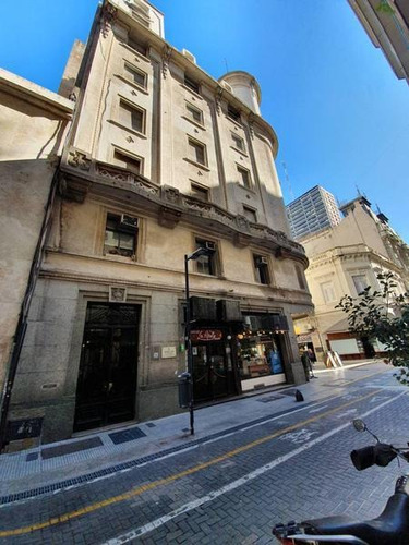 Imagen 14 de 21 de Estudio De 3 Oficinas / Área De Trabajo / Sala De Firmas / San Nicolas / Venta