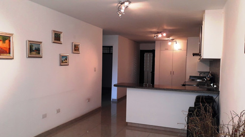 Apartamento En Los Samanes En Venta En Edf Con Tanque Para Agua De 120.000 Litros