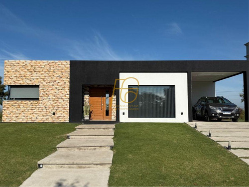 Venta Casa 4 Ambientes - San Lucas, Canning
