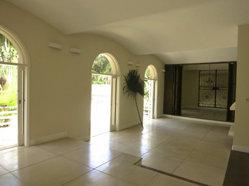 Imagem 9 de 16 de Casa - Venda - 4 Suites - Jd Petropolis - Reo46791