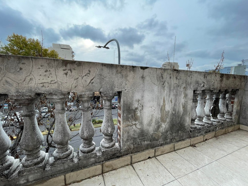 Av. Juan Bautista Alberdi 5800, Caba / Gran Ph En Block Con 2 Deptos Y 1 Local /355m2 / U$s 330.000