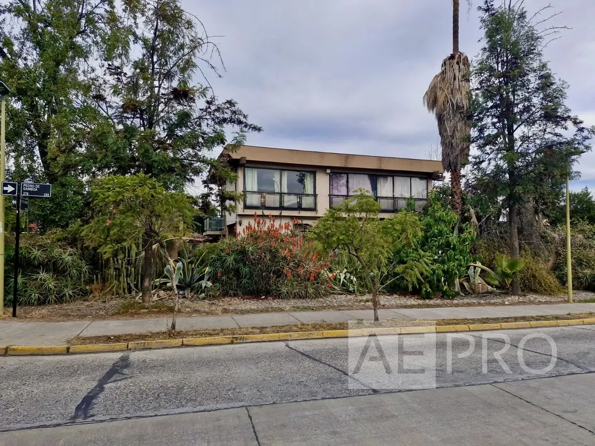 Imagen 2 de 7 de Gran Potencial Para Remodelar, Las Tranqueras Con Las Condes