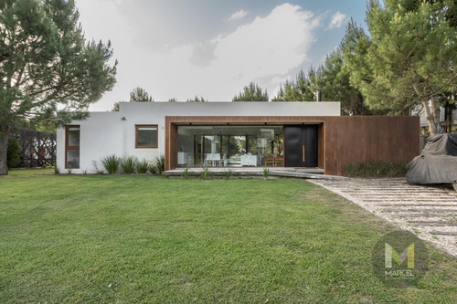 Imagen 2 de 25 de Casa - 5 Ambientes - La Herradura - Pinamar