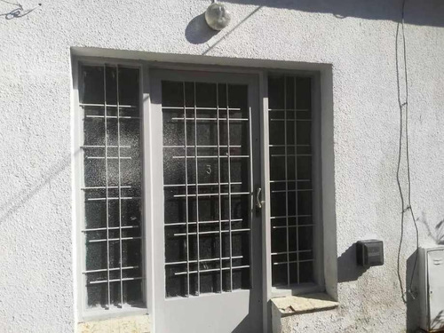 Imagen 2 de 13 de Oportunidad - Departamento Tipo Casa De 3 Ambientes En Venta - El Palomar