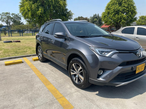 Toyota RAV4 2.0 Street