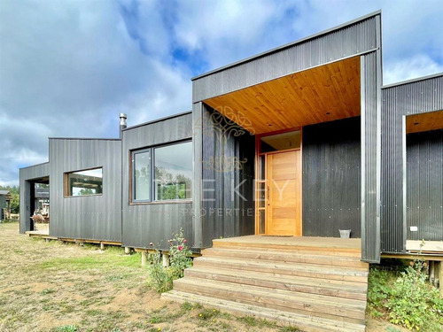 Casa En Arriendo De 3 Dorm. En Loncotraro, Villarrica.