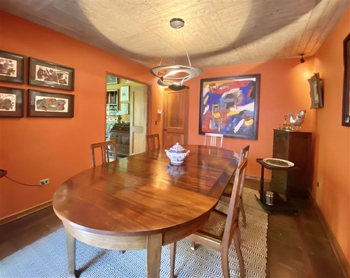 Casa En Venta De 4 Dorm. En Las Condes