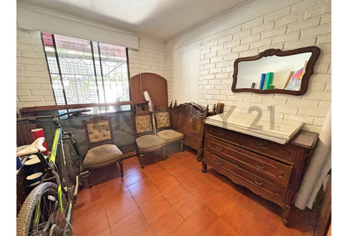 Casa En Venta Para Remodelar, Cercana Metro