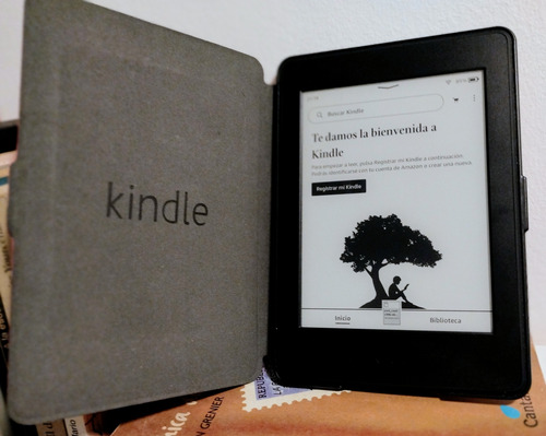 E Book Kindle Paperwhite 7 G + Funda Magnética Rojo (Usado)