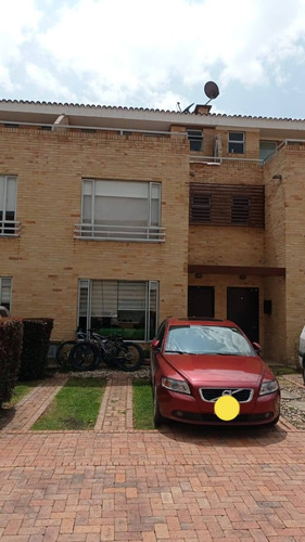 Vendo Casa En Chia $540 Millones. Permuto Por Inmueble De Menor Valor. Propongan