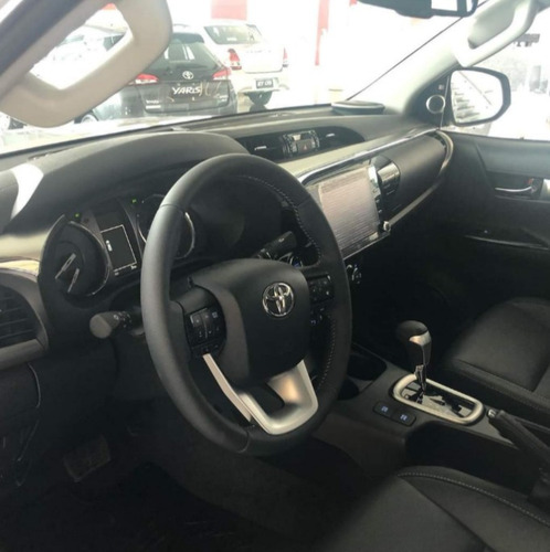 Imagen 10 de 16 de Toyota Hilux Srx 2.8 4x2 At 2022
