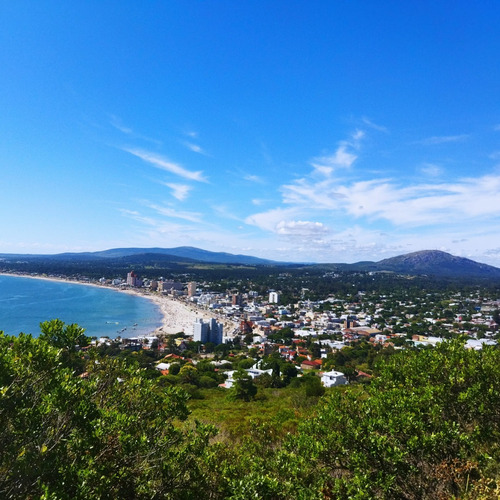 Terreno A La Venta Con Vista Al Mar En Piriapolis 