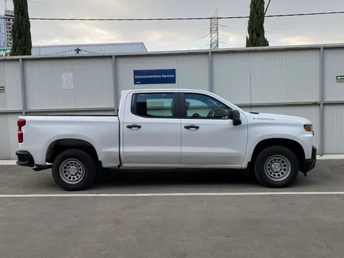 Chevrolet Silverado 5.4 2500 Doble Cabina Ls 4x2 At