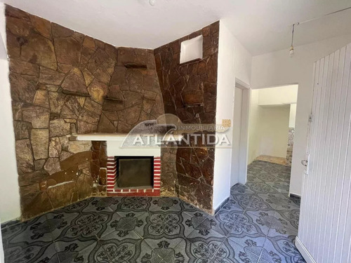 Venta De Tres Propiedades, Al Frente, Medio Y Fondo, Ubicada En Las Toscas Sur. Inm Atlántida.