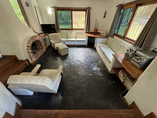 Casa En Venta En Carilo