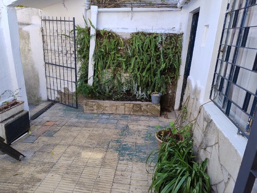 Parque Batle Venta Apartamento 2 Dormitorios En Pb Con Patio Al Frente.