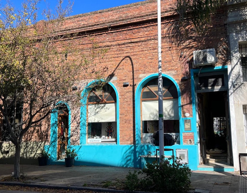 Casa Antigua En El Centro De La Ciudad - Lobos