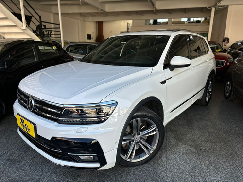 Volkswagen Tiguan Allspac R-Line 350 TSI 2.0 4x4 7 Lug Top Teto