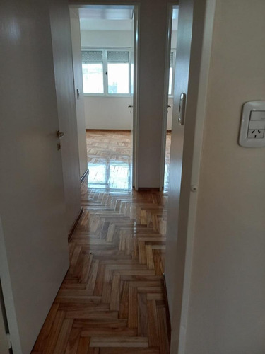 Imagen 9 de 14 de Venta. Departamento 2 Dormitorios Con Balcón.
