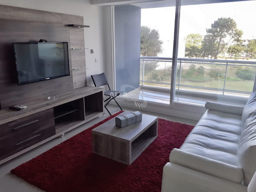 Imagen 2 de 9 de A Metros Del Mar, Con Servicios, 1 Dormitorio
