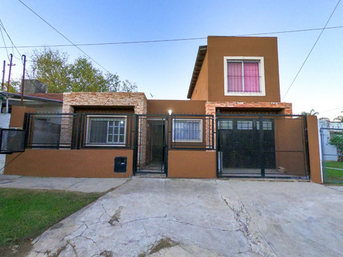 Casa De 4 Ambientes En Venta En Escobar