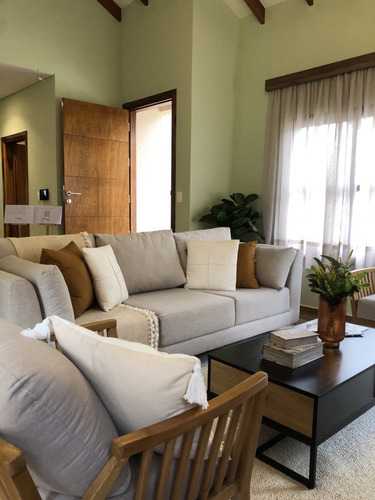 Vendo Casa Amoblada Con Piscina En El Barrio Kennedy: 3 Habitaciones Y 3 Baños