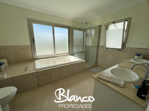 Casa En Venta En La Lomada, Pilar, G.b.a. Zona Norte