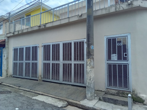 Casa Grande, Com Ótima Acessibilidade E Gerando Renda.