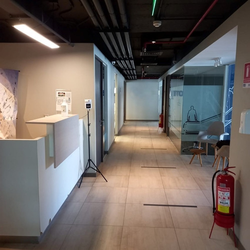 Imagen 1 de 6 de Oficina 372 M2 Subarriendo Providencia