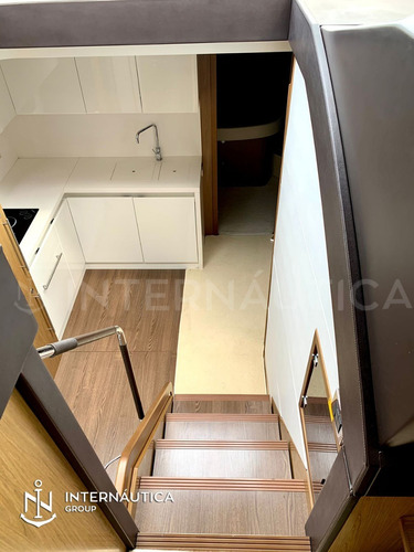 Imagem 6 de 12 de Beneteau Gt 49 Fly Cranchi Phantom Sessa Searay Armada