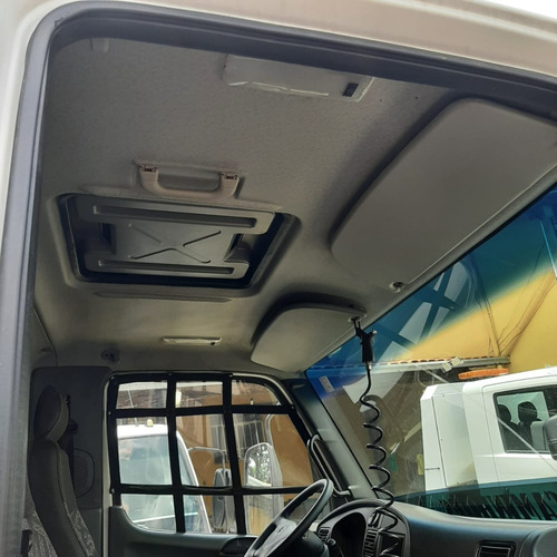Imagem 5 de 15 de Caminhao Mb Accelo 815 Bau Refrigerado