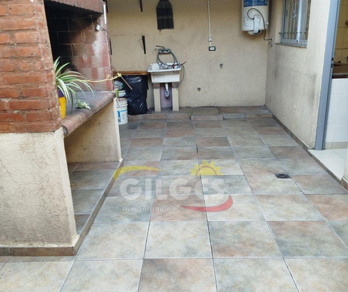 Alquiler De Casa 3 Amb. En Villa Luzuriaga Con Patio Y Cochera Descubierta
